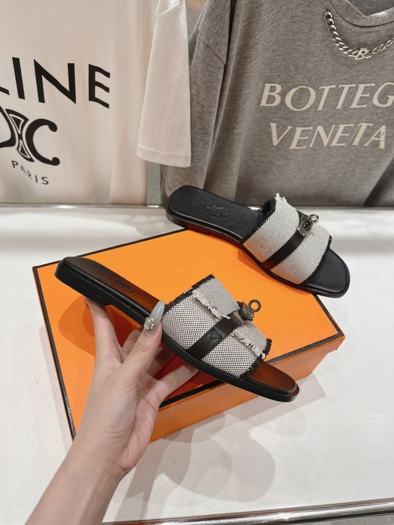 Louis Vuitton Slippers